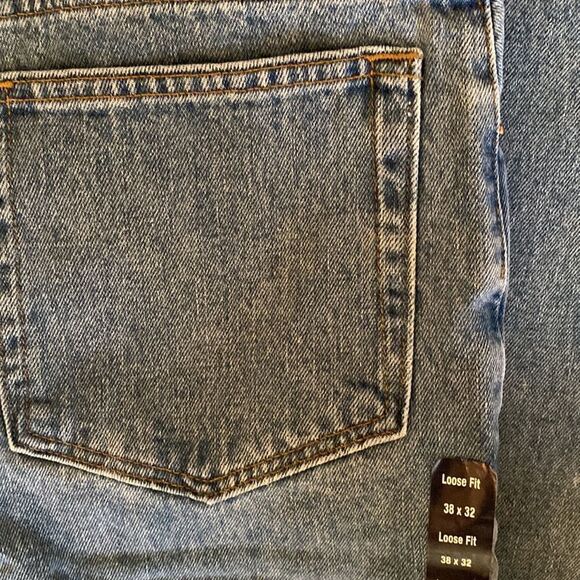 NWT Gap Loose Fit Straight Leg Jeans Size 38x32 - Picture 8 of 13